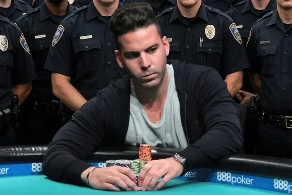【EV扑克】从WSOP冠军到面临25年刑期，他到底经历了什么？