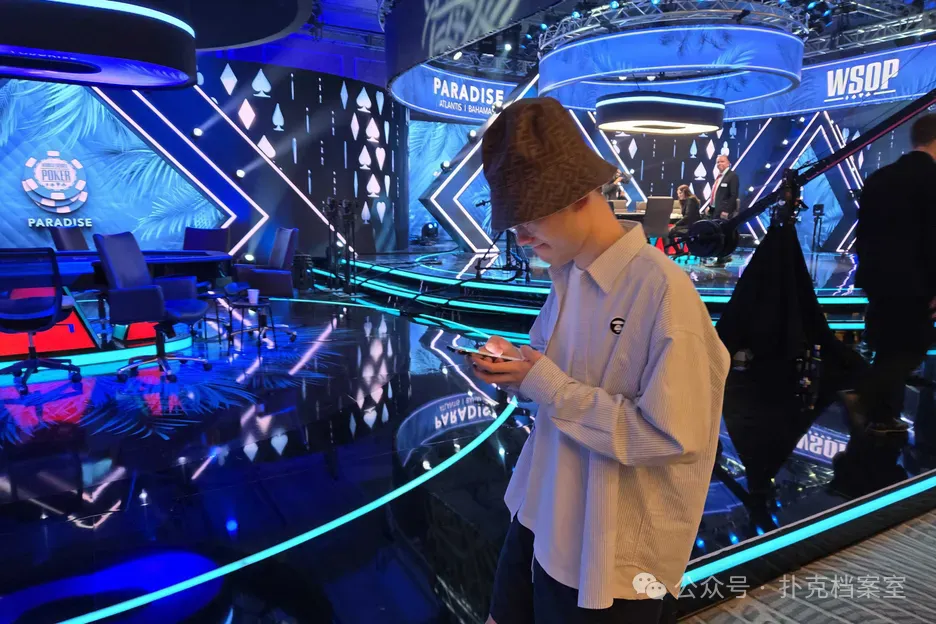 【EV扑克】你总以为放下手机就能打好牌,但真正的问题是你根本受不了无聊